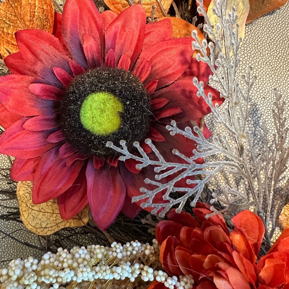 Red Sunflower Autumn Harvest Floral 22" Wreath NWT - Picture 3 of 3